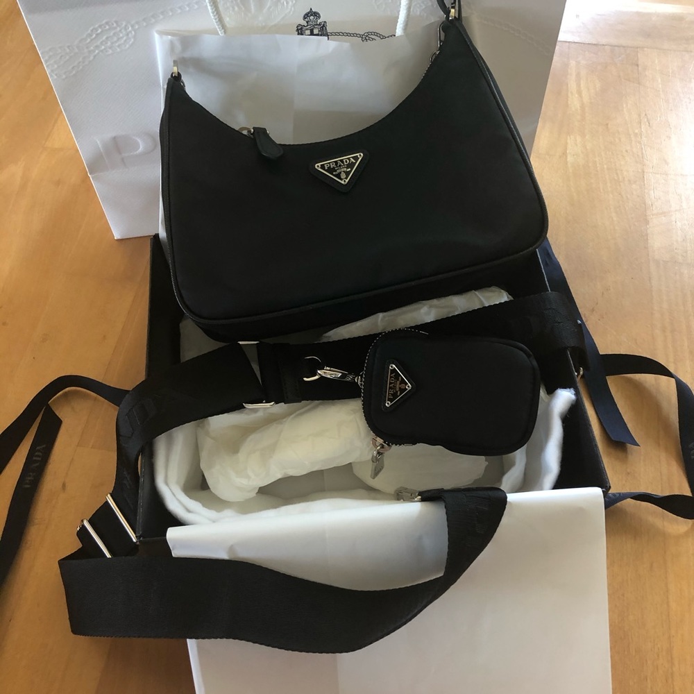 Prada re edition 2005 in black